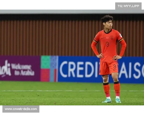 亚泰小将贺一然赛后收集对手球衣，U22表现获认可